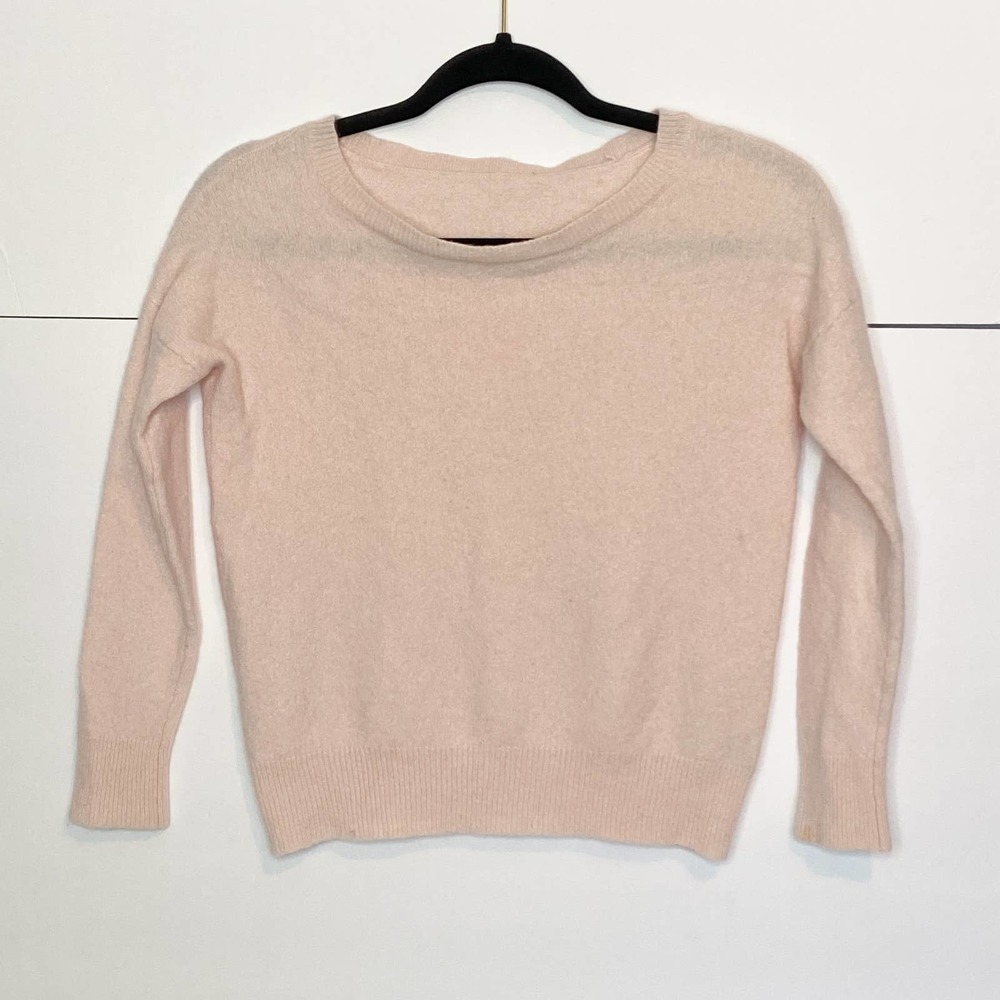 100% cashmere sweater, pale pink cashmere sweater, pink sweater, scoop neck
